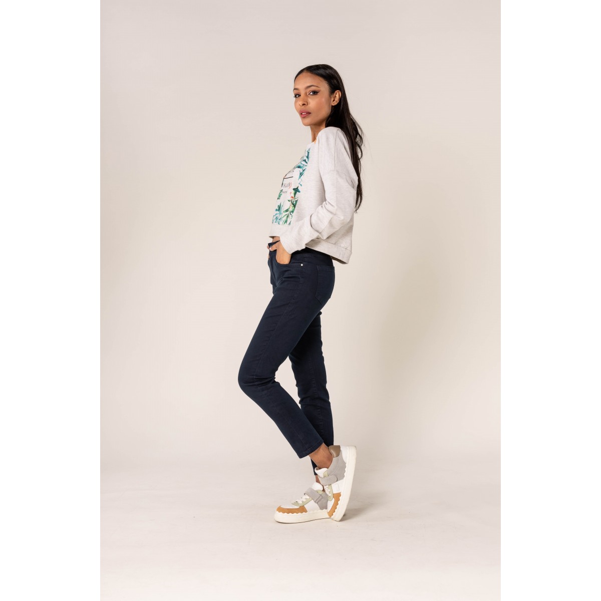 Pantalon stretch marine femme - Matière noble 29,90€