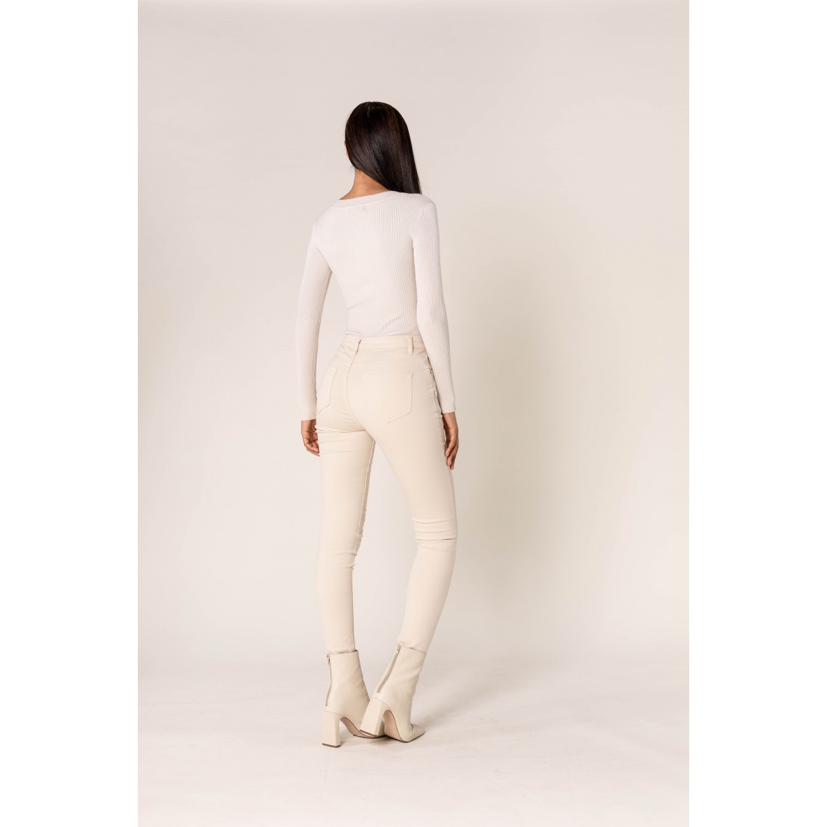 Pantalon stretch slim écru Nina Carter - Matière noble 29,90€
