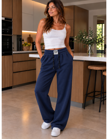 Jogging femme marine coupe large à strass | Matière Noble