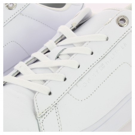 BASKET FEMME TOMMY HILFIGER LEATHER BLANCHE- MATIERE NOBLE 59€